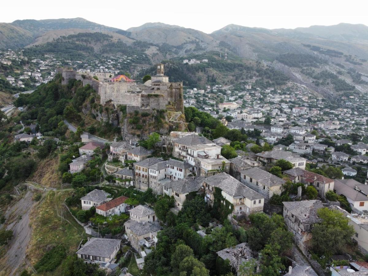 Guest House Argjiro Castle Gjirokastër Extérieur photo