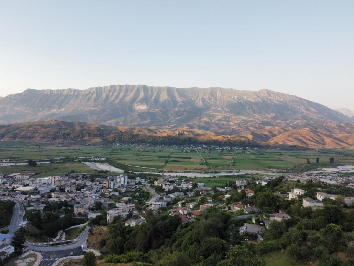 Guest House Argjiro Castle Gjirokastër Extérieur photo