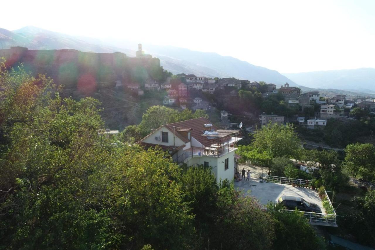 Guest House Argjiro Castle Gjirokastër Extérieur photo