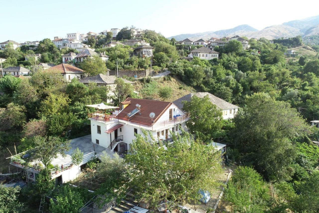 Guest House Argjiro Castle Gjirokastër Extérieur photo